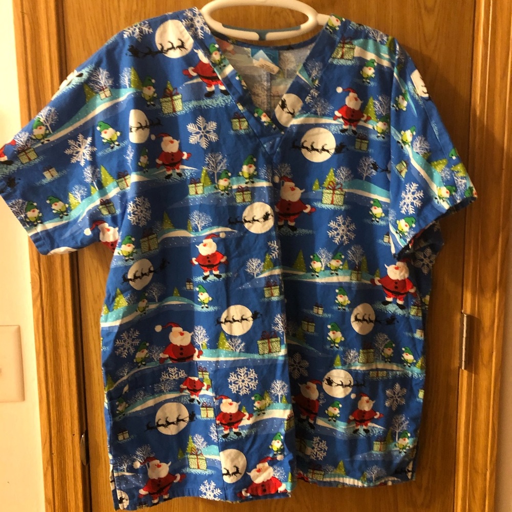 Christmas H.Q  Scrub Size L women’s